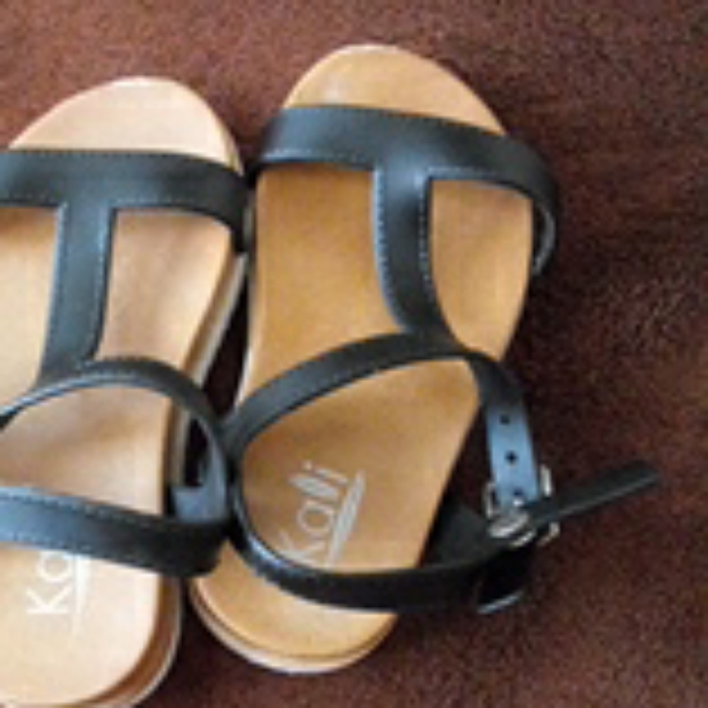 Sandals - Picture 3 of 5